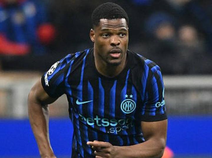  蓝黑右路迎来久违冲击，邓弗里斯历经124天蛰伏后强势归来；国米主场对决亚特兰大蓄势待发。 体育新闻