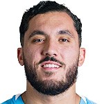  决赛硝烟散尽；谢尔基躺草坪刷手机，冠军后的另一种庆祝方式。 体育新闻