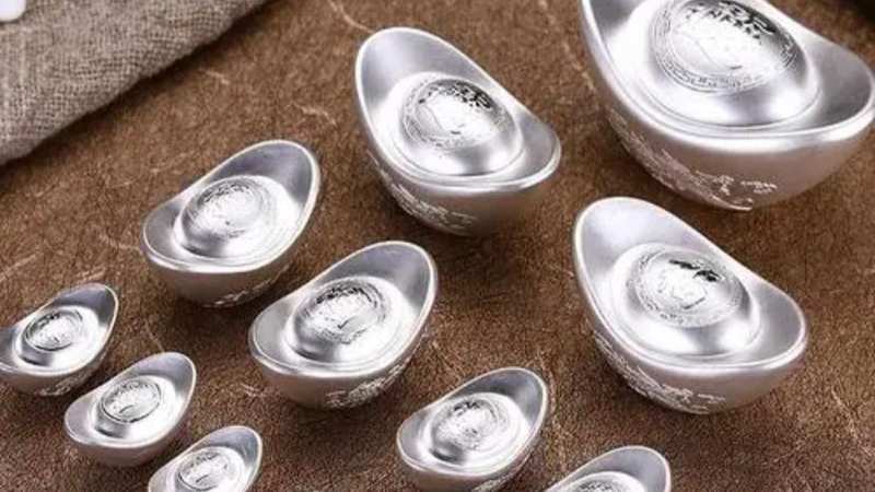  高额溢价的迷局：如何拆解基金溢价的风险本质 股票财经