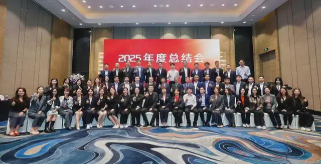  管理咨询的进化逻辑：从地产深耕到全产业链赋能的实证分析 IT技术