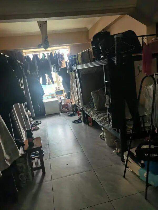  【深度解剖】商住两用楼的群租治理困境：以上海中福大厦为样本的多维度分析 新闻