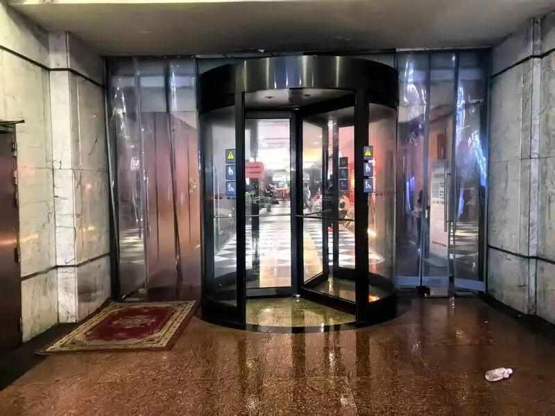  【深度解剖】商住两用楼的群租治理困境：以上海中福大厦为样本的多维度分析 新闻