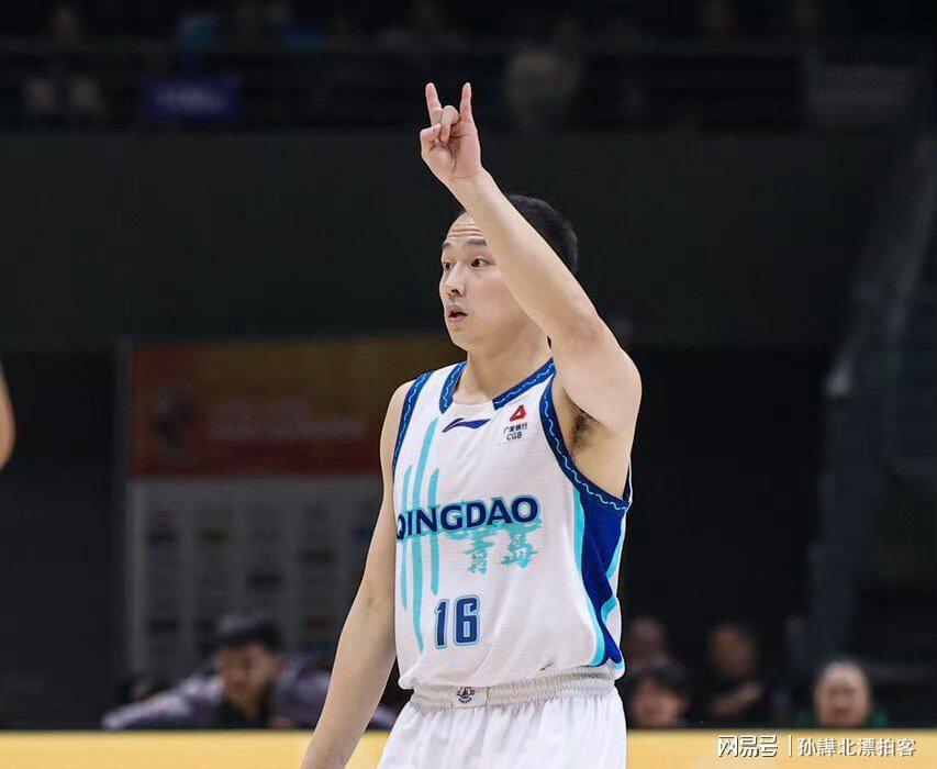  技术复盘：青岛队加时崩盘背后的战术抉择与人员调度失误 体育新闻